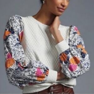 Porridge Cream Textured Top, Puffed Floral Long Sleeves Size S.